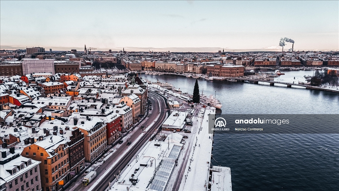 İsveç'in başkenti Stockholm'da kar yağışı