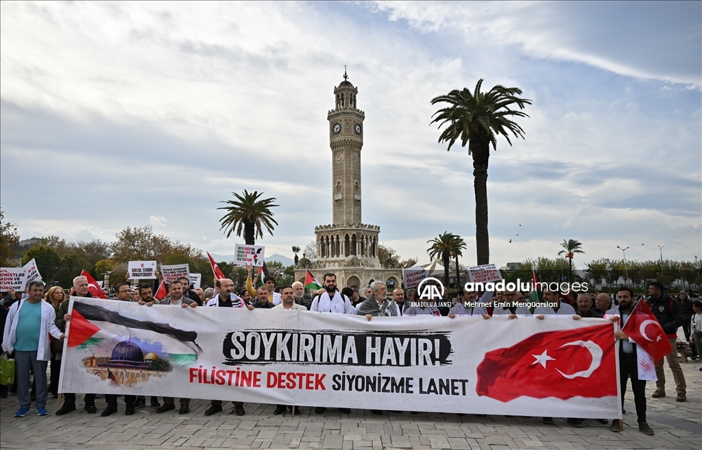İzmir'de doktorlar Gazze için sessiz yürüyüş gerçekleştirdi