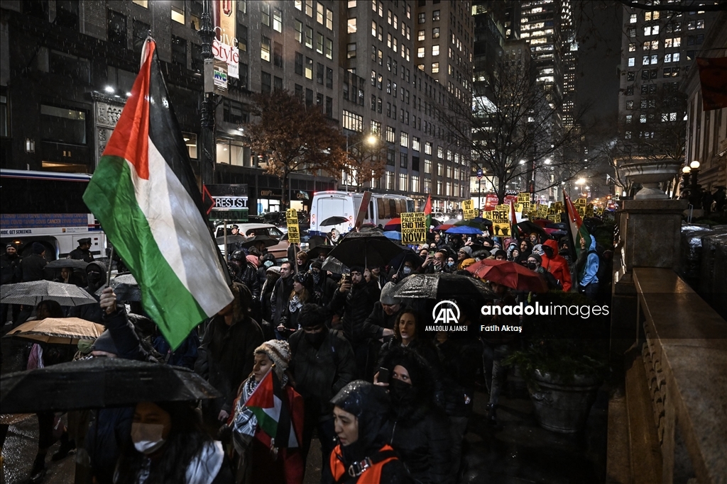 New York'ta Filistin'e destek gösterisi düzenledi