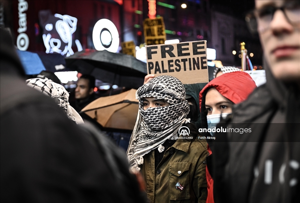 New York'ta Filistin'e destek gösterisi düzenledi