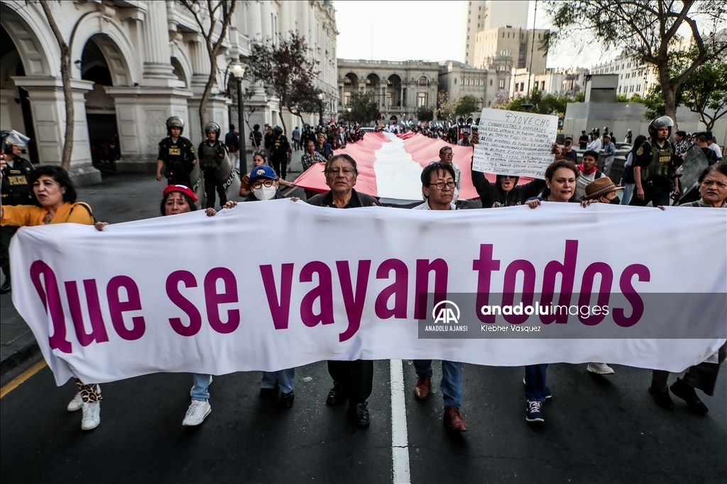 Peru'da hükümet karşıtı gösteri