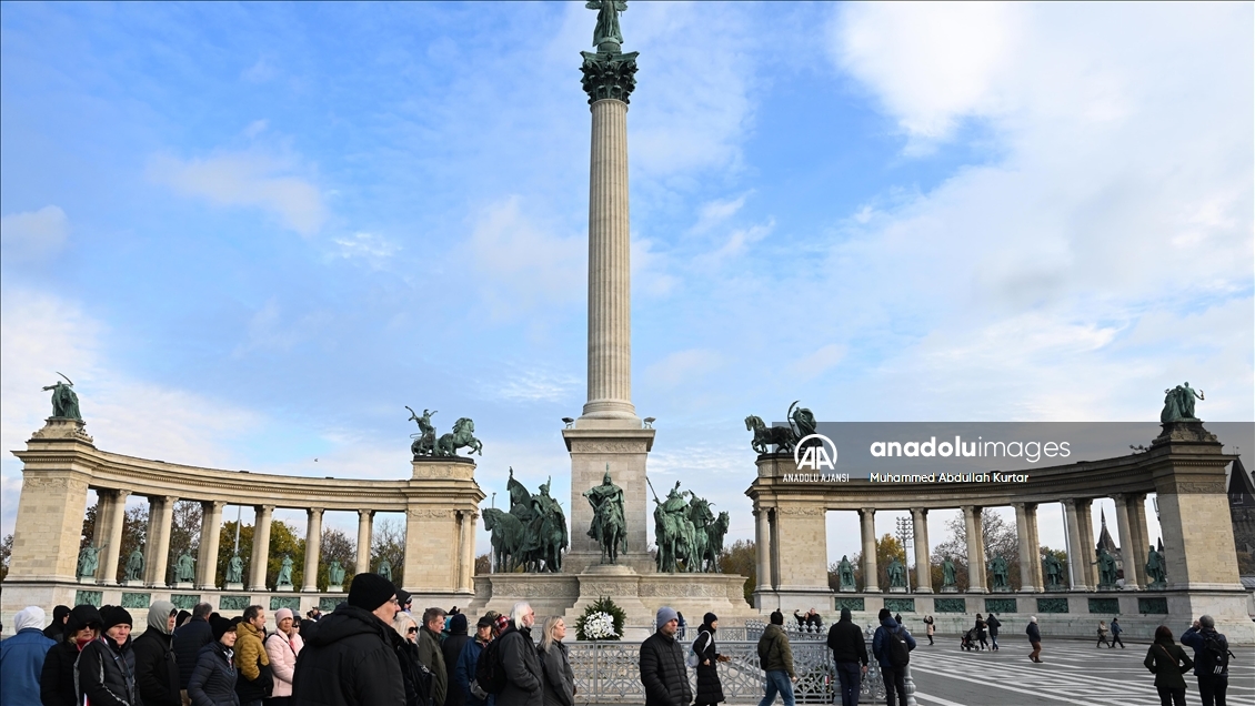 Macaristan'ın başkenti Budapeşte tarihi dokusuyla açık hava müzesi izlenimi sunuyor
