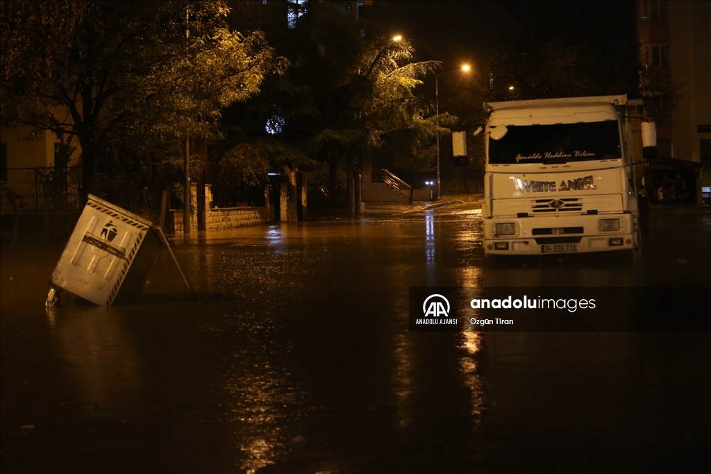 Kırklareli'nde sağanak etkisini artırdı