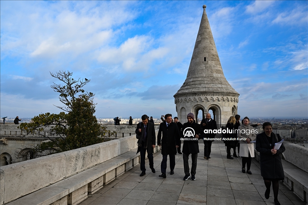 Macaristan'ın başkenti Budapeşte tarihi dokusuyla açık hava müzesi izlenimi sunuyor
