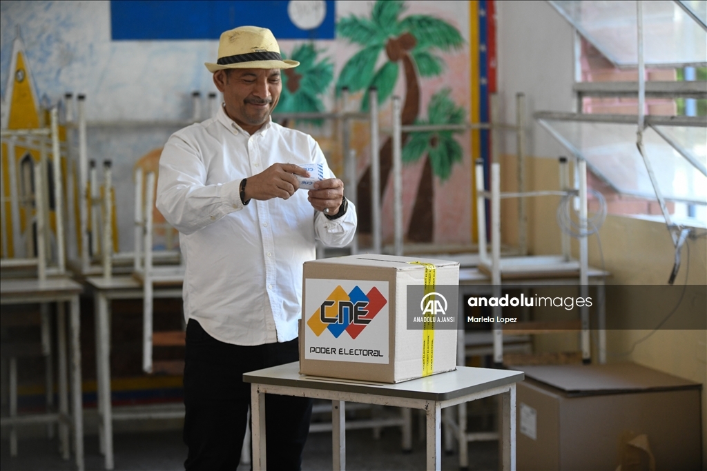Venezuela'da Essequibo bölgesi için referandum yapıldı