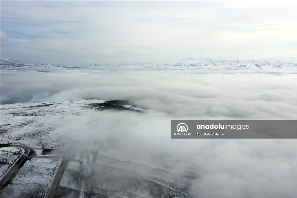 Ağrı'da sis etkili oldu