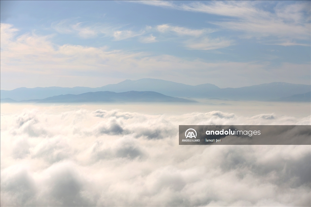 Elazığ sis bulutuyla kaplandı