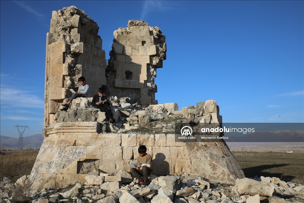 Van depremlerinde hasar gören Kara Yusuf Bey Kümbeti'nin restorasyonuna başlandı