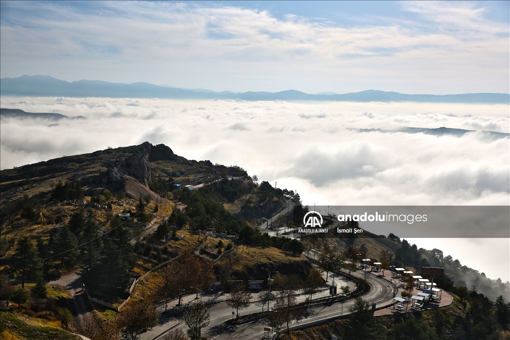 Elazığ sis bulutuyla kaplandı