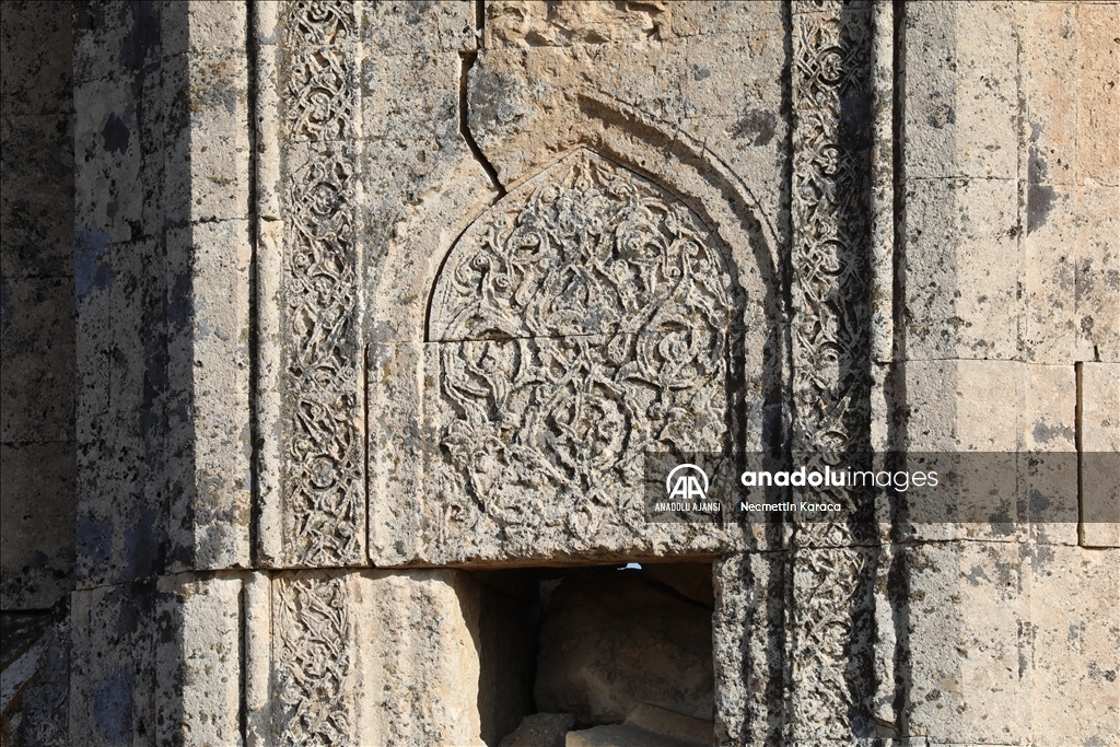 Van depremlerinde hasar gören Kara Yusuf Bey Kümbeti'nin restorasyonuna başlandı
