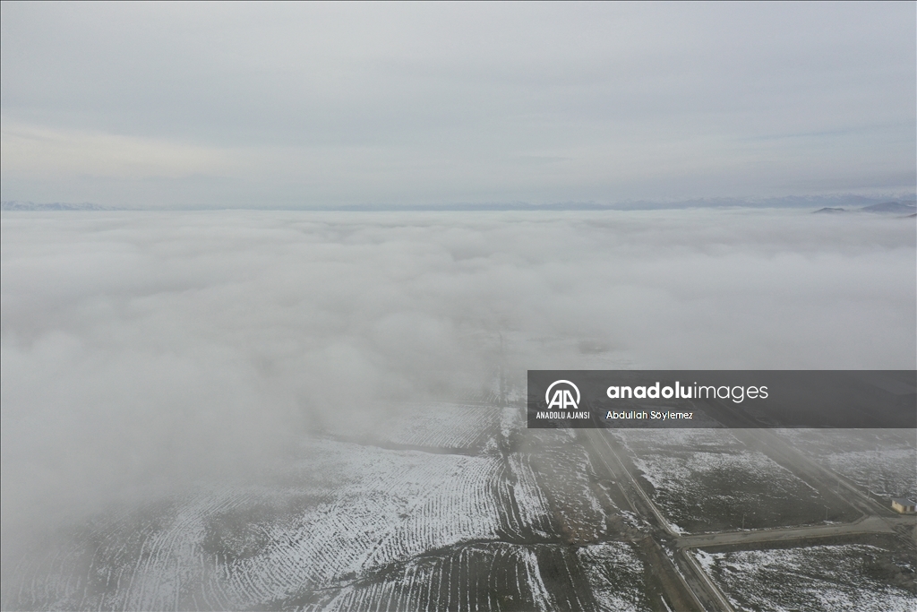 Ağrı'da sis etkili oldu