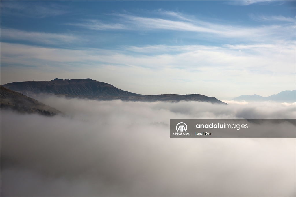 Elazığ sis bulutuyla kaplandı