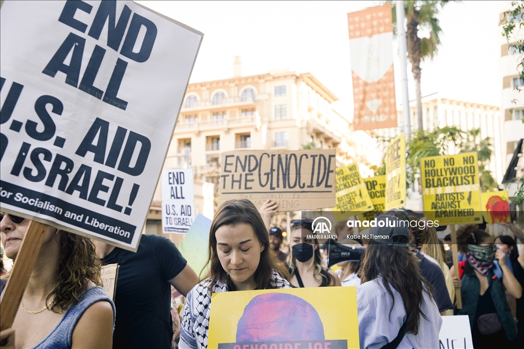 Kaliforniya'da Gazze'ye yönelik saldırılara karşı çıkan ünlülerin sansürlenmelerine karşı gösteri