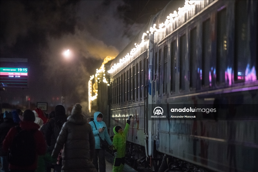 Rusya'da Ded Moroz (Noel Baba) Treni Noel öncesi ziyaretçilerini ağırlıyor