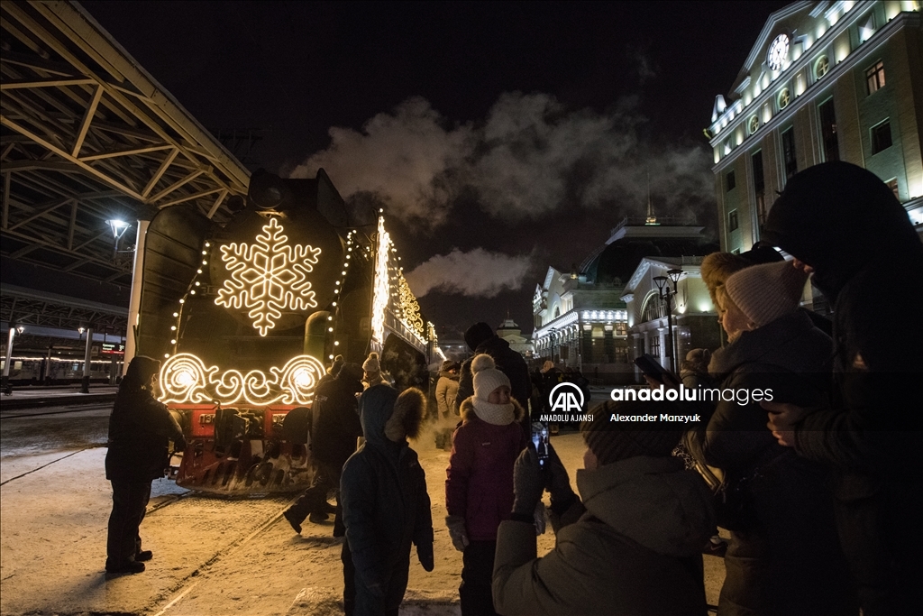 Rusya'da Ded Moroz (Noel Baba) Treni Noel öncesi ziyaretçilerini ağırlıyor