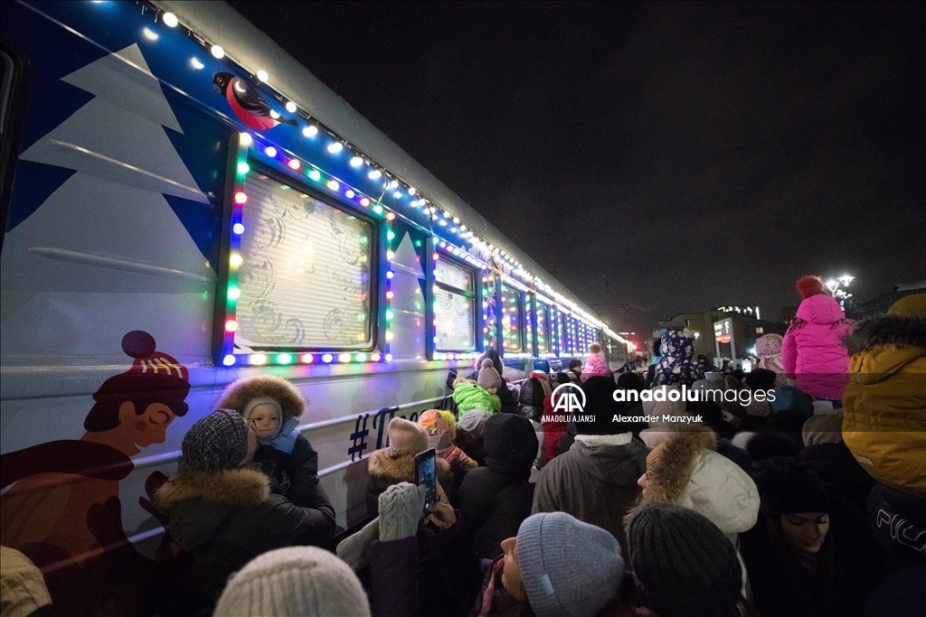 Rusya'da Ded Moroz (Noel Baba) Treni Noel öncesi ziyaretçilerini ağırlıyor