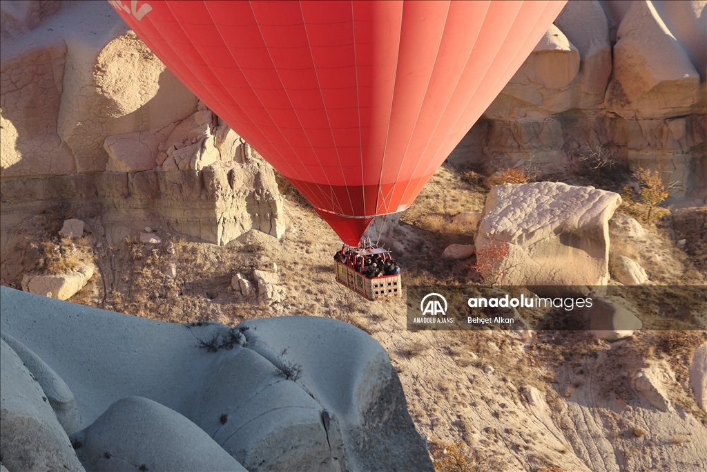 Kapadokya'da 36 yıl önce 5 kişinin uçuşuyla başlayan sıcak hava balonculuğu turizmin lokomotifi oldu