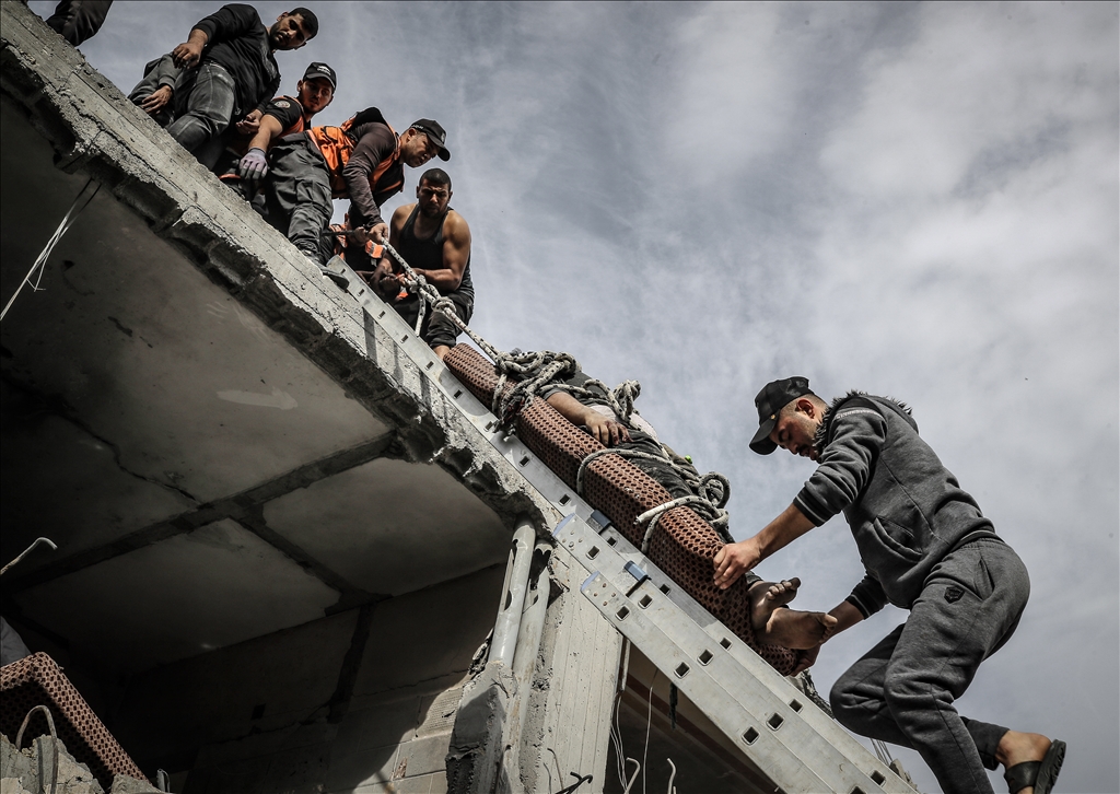 Israeli attacks on Gaza continue