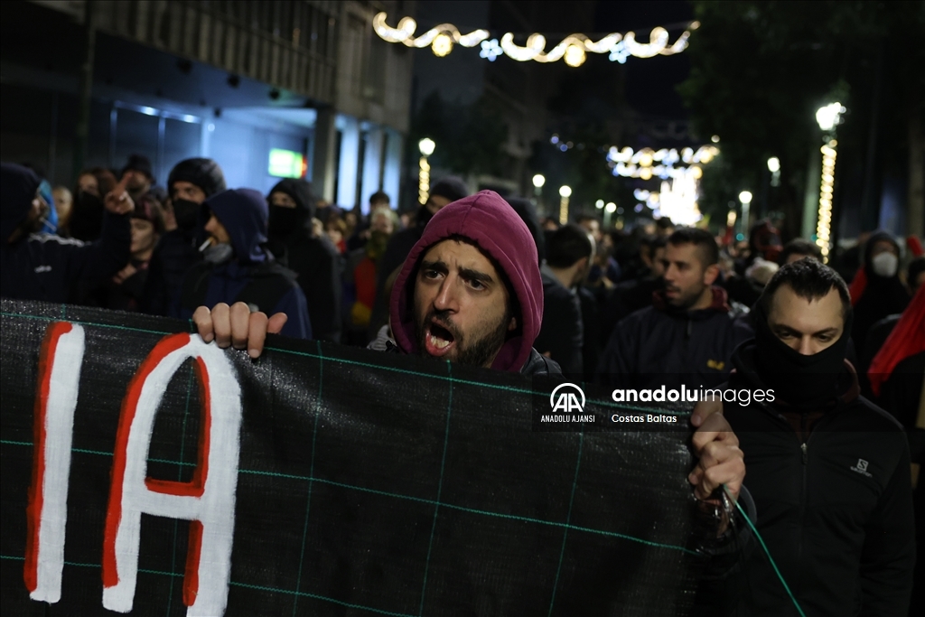 Atina'da, Alexis Grigoropoulos'un ölümünün 15. yıldönümünde protesto düzenlendi