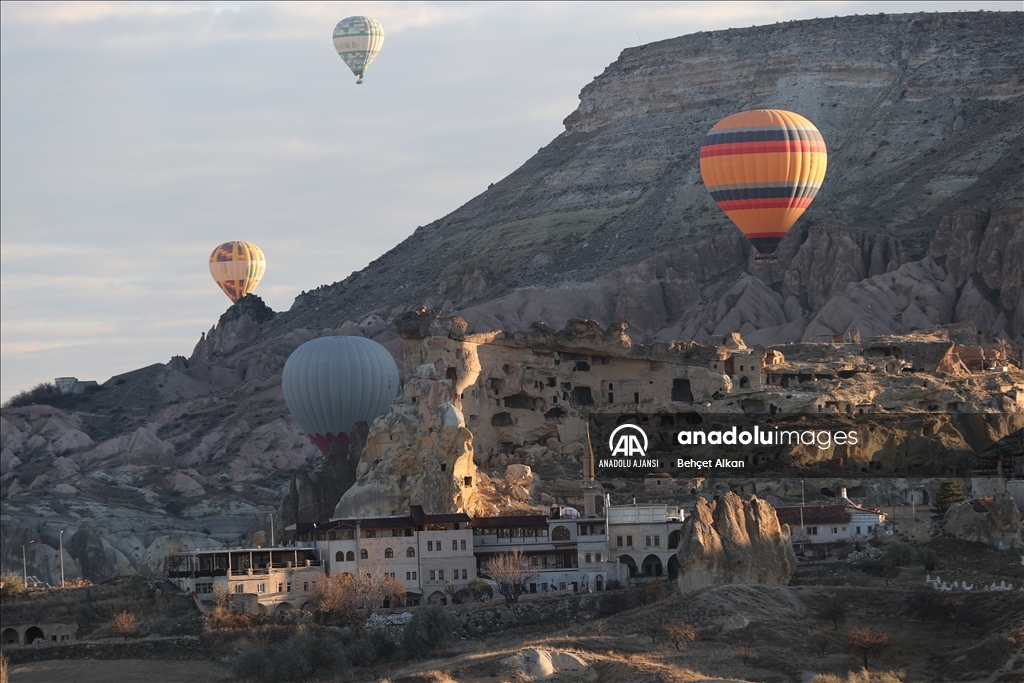 Kapadokya'da 36 yıl önce 5 kişinin uçuşuyla başlayan sıcak hava balonculuğu turizmin lokomotifi oldu