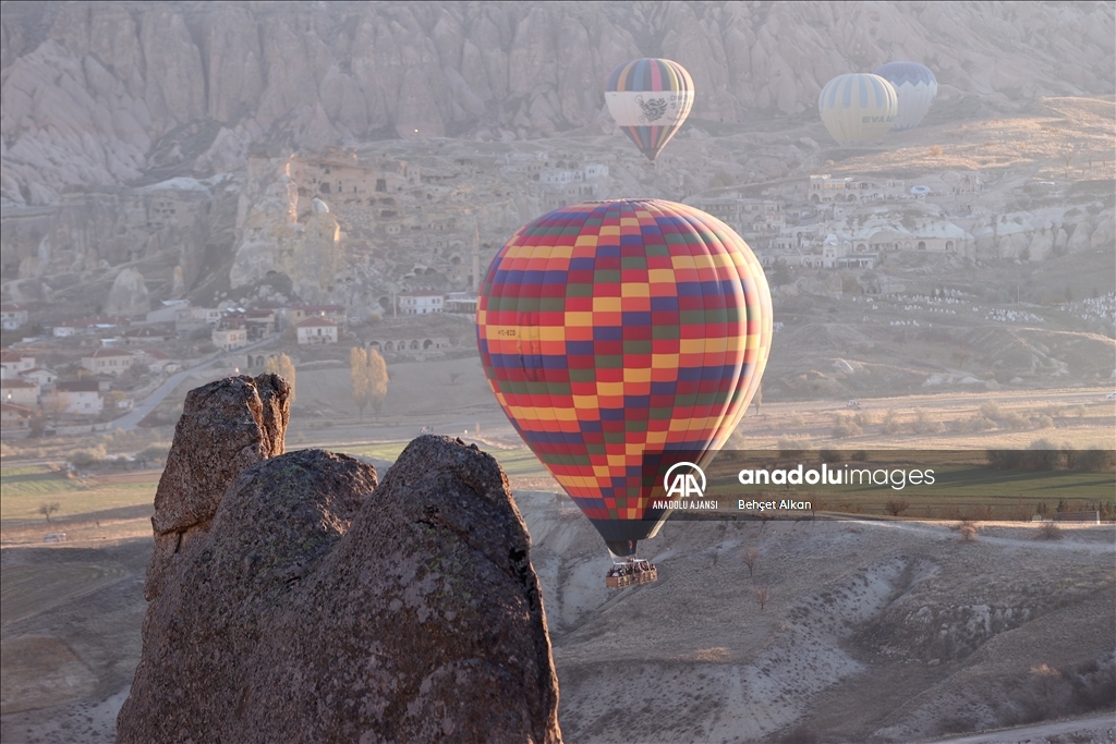 Kapadokya'da 36 yıl önce 5 kişinin uçuşuyla başlayan sıcak hava balonculuğu turizmin lokomotifi oldu