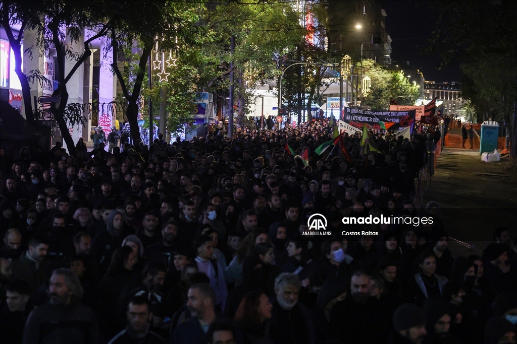 Atina'da, Alexis Grigoropoulos'un ölümünün 15. yıldönümünde protesto düzenlendi