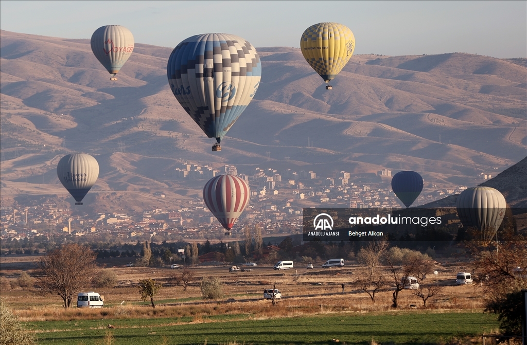 Kapadokya'da 36 yıl önce 5 kişinin uçuşuyla başlayan sıcak hava balonculuğu turizmin lokomotifi oldu