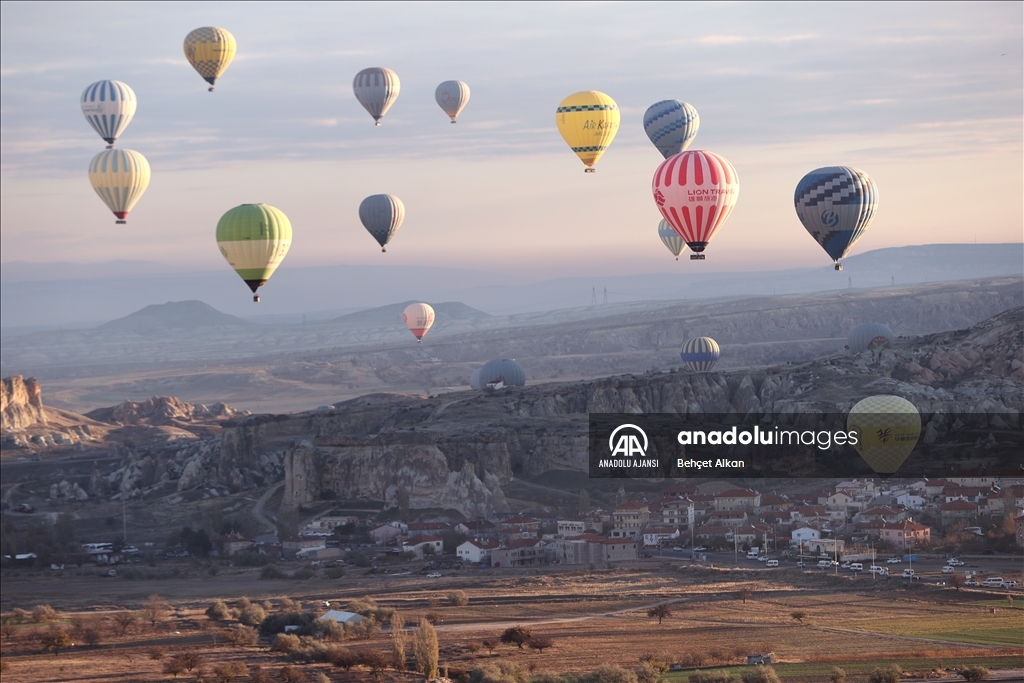 Kapadokya'da 36 yıl önce 5 kişinin uçuşuyla başlayan sıcak hava balonculuğu turizmin lokomotifi oldu