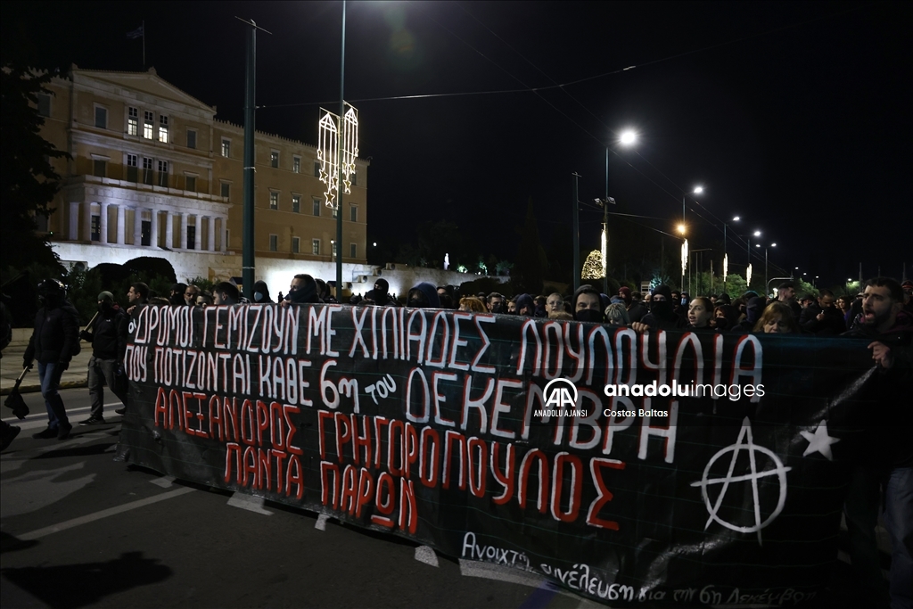 Atina'da, Alexis Grigoropoulos'un ölümünün 15. yıldönümünde protesto düzenlendi