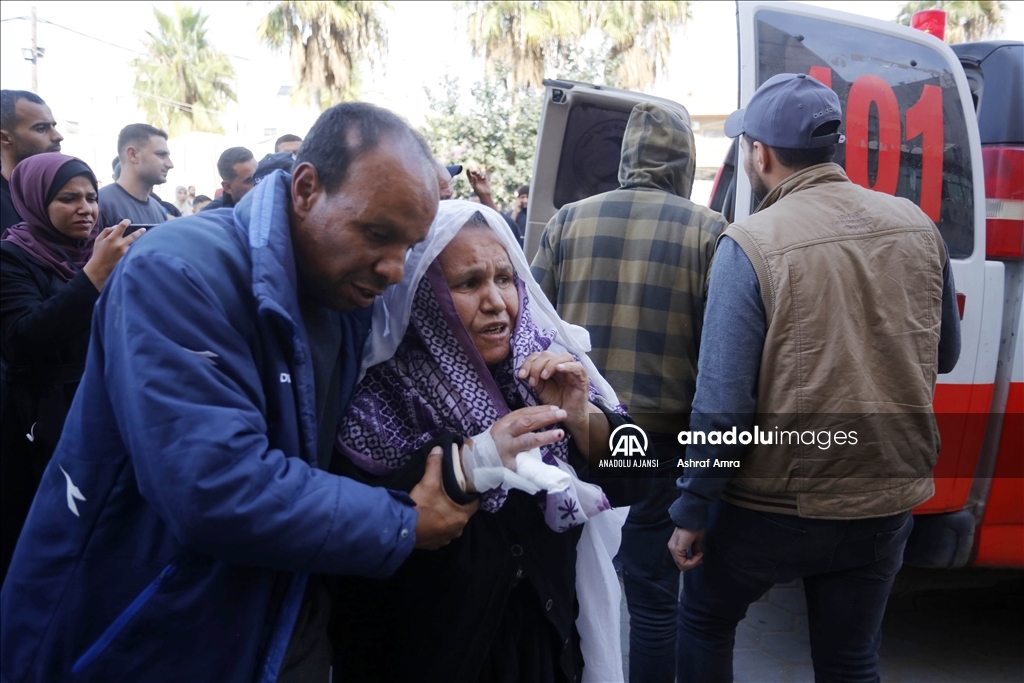 İsrail ordusunun Gazze Şeridi'ne gece boyunca düzenlediği saldırılarda çok sayıda kişi öldü