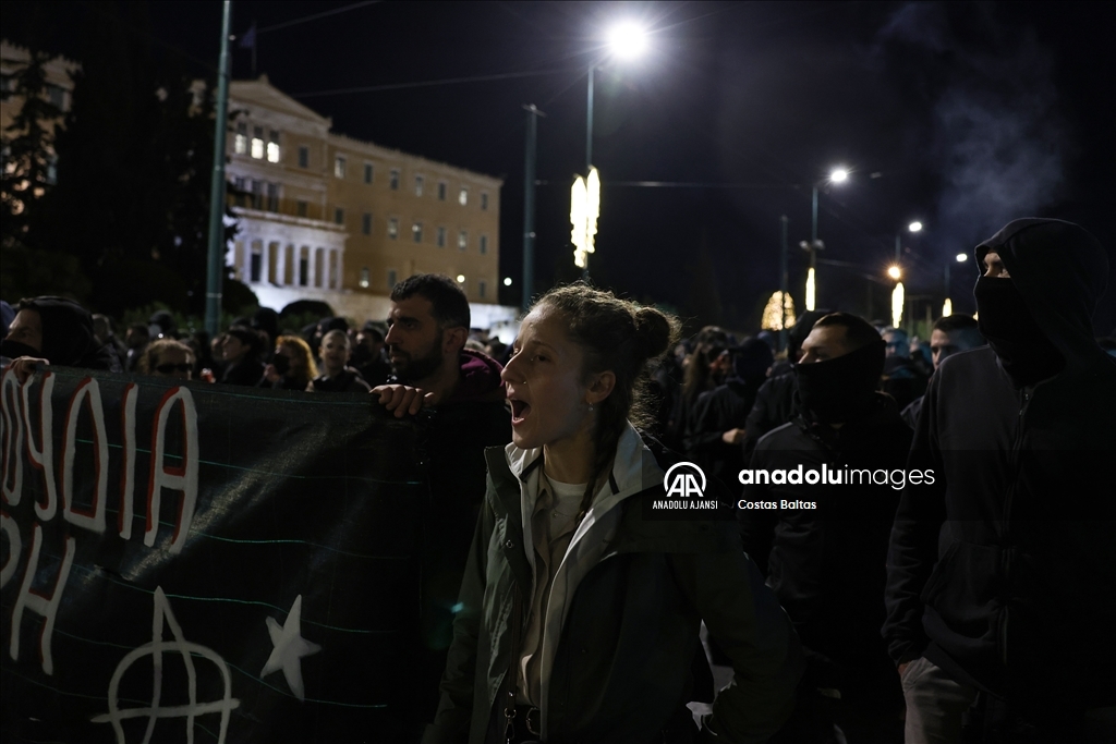 Atina'da, Alexis Grigoropoulos'un ölümünün 15. yıldönümünde protesto düzenlendi