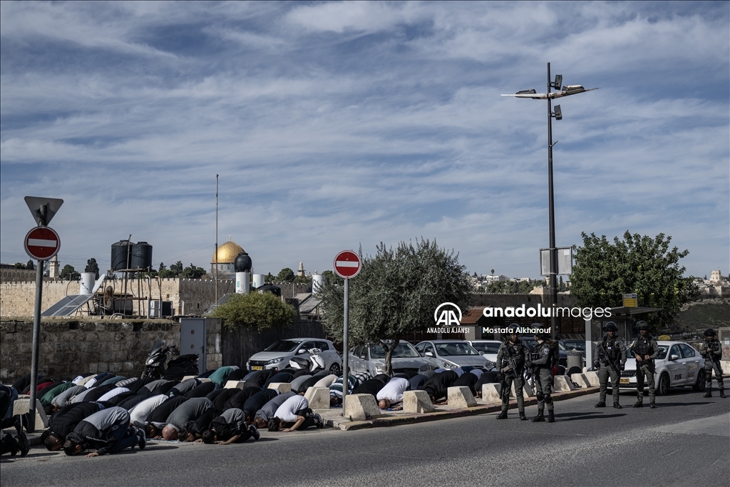 Mescid-i Aksa'da İsrail kısıtlaması devam ediyor