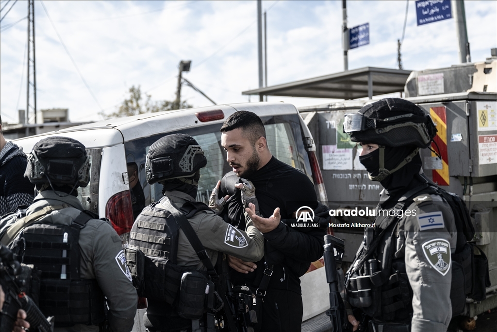 Mescid-i Aksa'da İsrail kısıtlaması devam ediyor