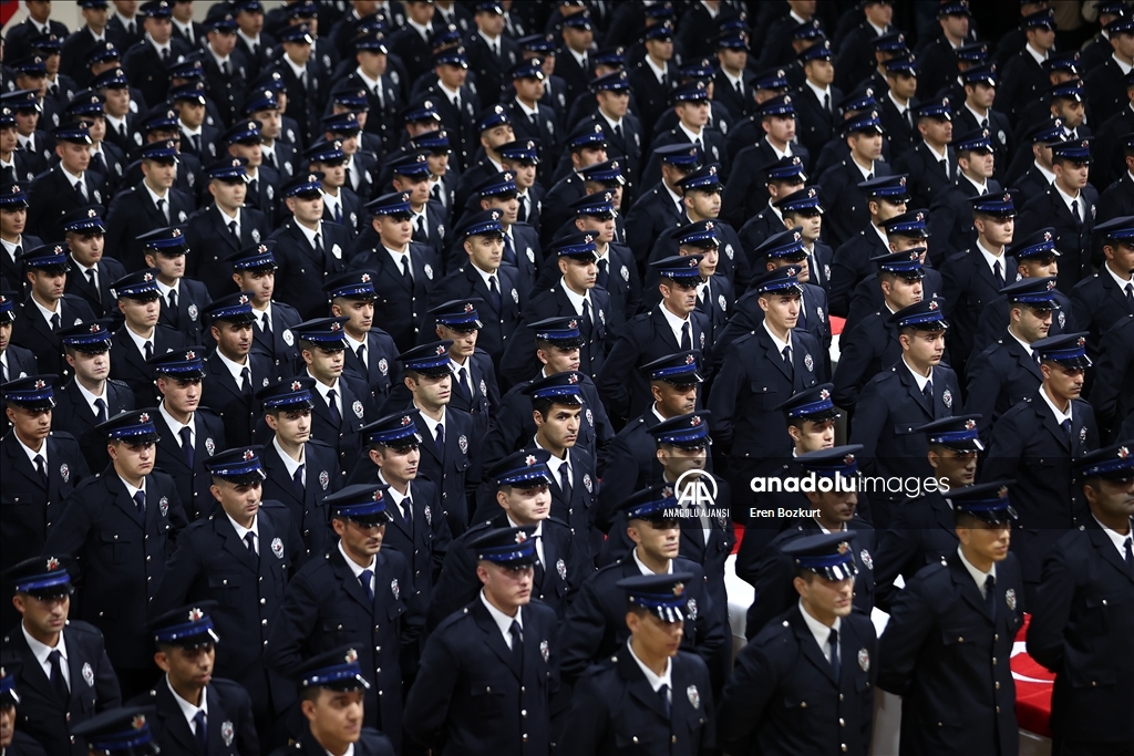 Adana'da eğitimini tamamlayan 750 polis adayı yemin etti