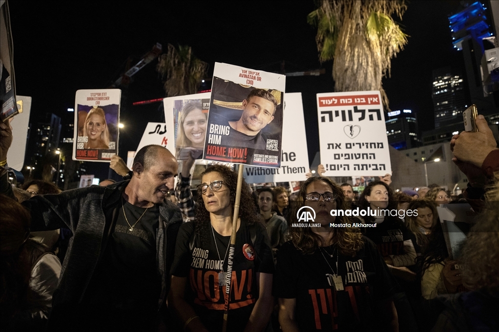 Tel Aviv'de Netanyahu karşıtı gösteri düzenledi