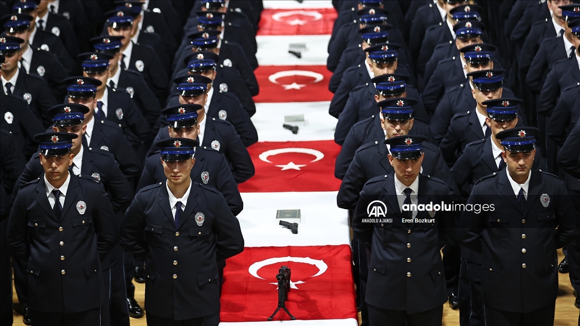 Adana'da eğitimini tamamlayan 750 polis adayı yemin etti