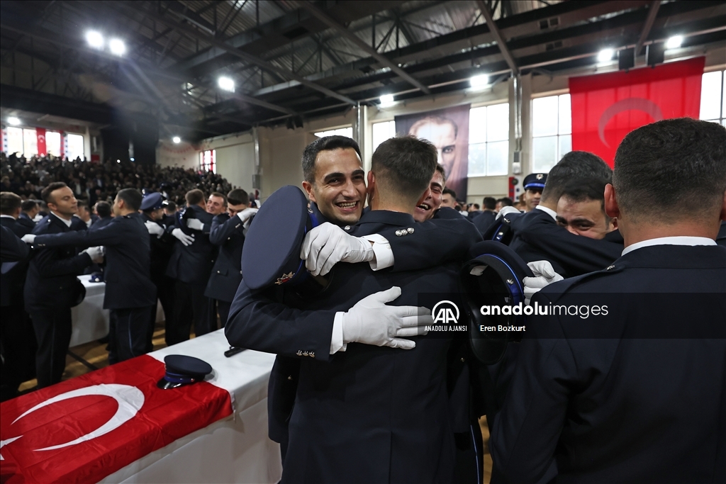 Adana'da eğitimini tamamlayan 750 polis adayı yemin etti