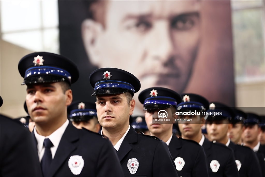 Adana'da eğitimini tamamlayan 750 polis adayı yemin etti