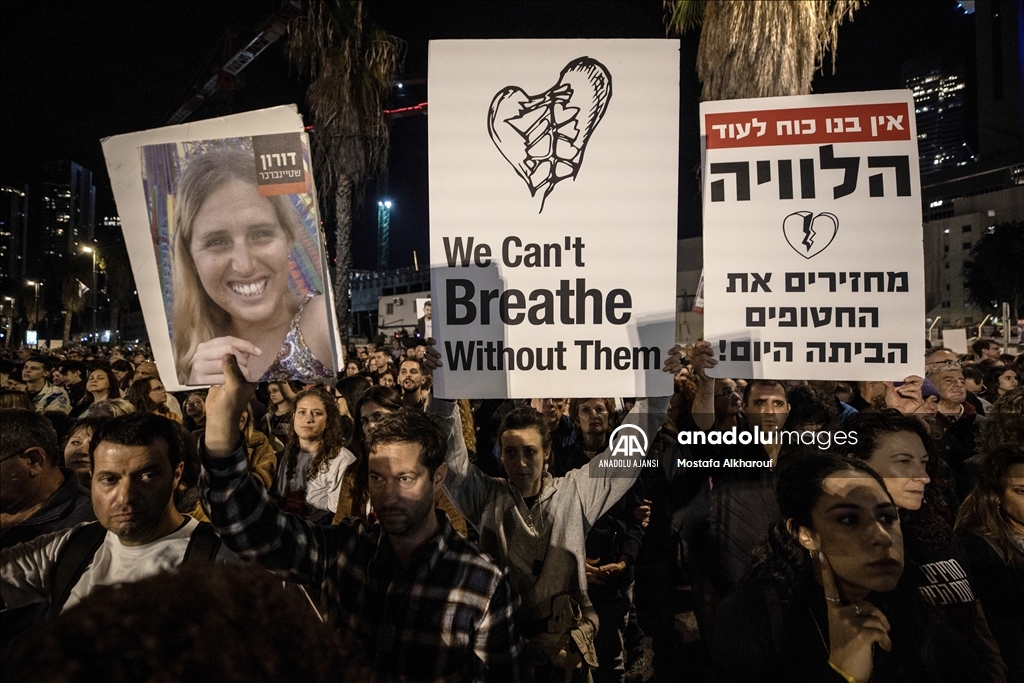 Tel Aviv'de Netanyahu karşıtı gösteri düzenledi