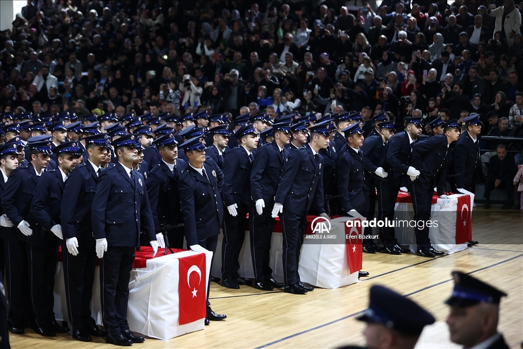 Adana'da eğitimini tamamlayan 750 polis adayı yemin etti