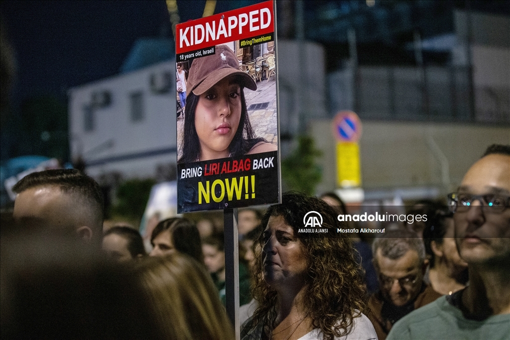 Tel Aviv'de Netanyahu karşıtı gösteri düzenledi