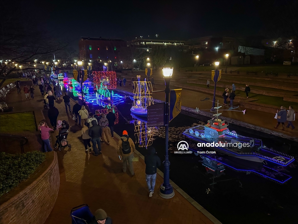 Maryland'deki ışıklı yelkenliler ilgi çekti