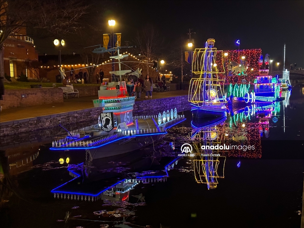 Maryland'deki ışıklı yelkenliler ilgi çekti