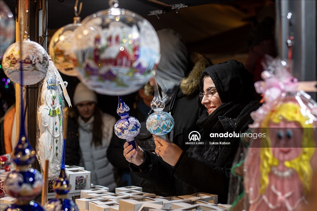 Çekya'da Noel hazırlıkları kapsamında kurulan Prag Noel Pazarı