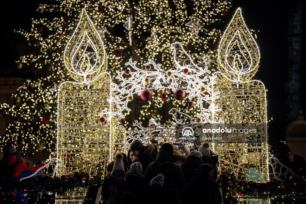 Çekya'da Noel hazırlıkları kapsamında kurulan Prag Noel Pazarı