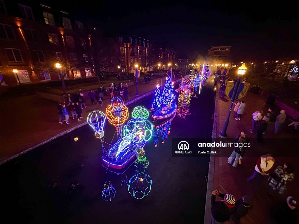 Maryland'deki ışıklı yelkenliler ilgi çekti