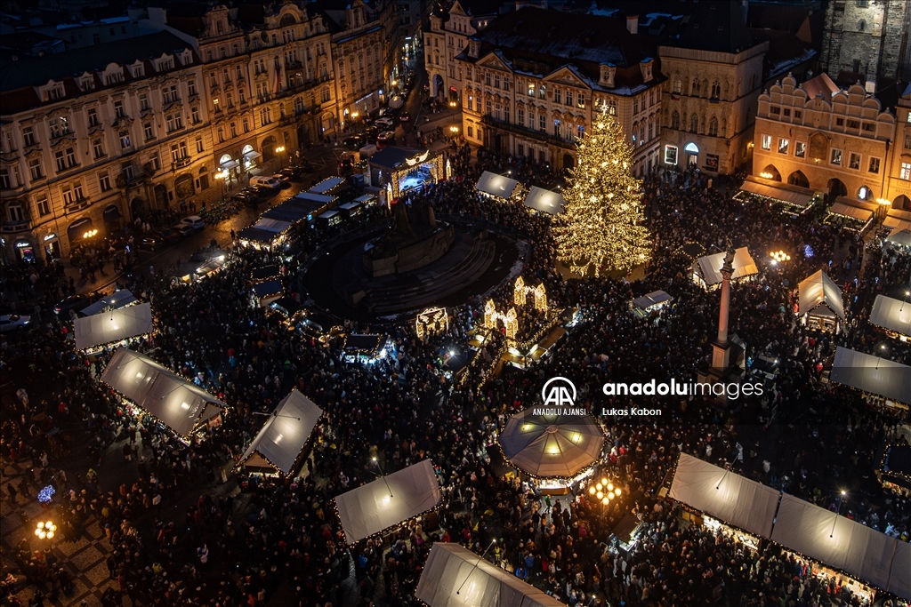 Çekya'da Noel hazırlıkları kapsamında kurulan Prag Noel Pazarı