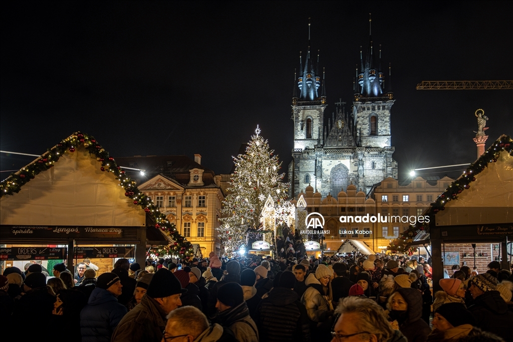Çekya'da Noel hazırlıkları kapsamında kurulan Prag Noel Pazarı