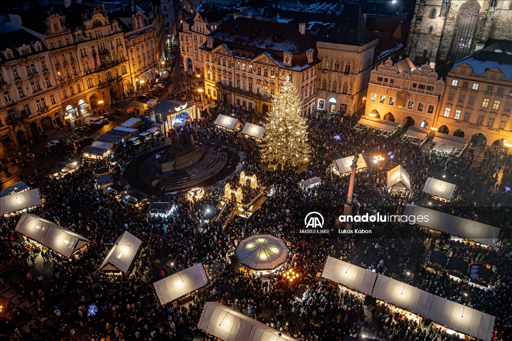 Çekya'da Noel hazırlıkları kapsamında kurulan Prag Noel Pazarı
