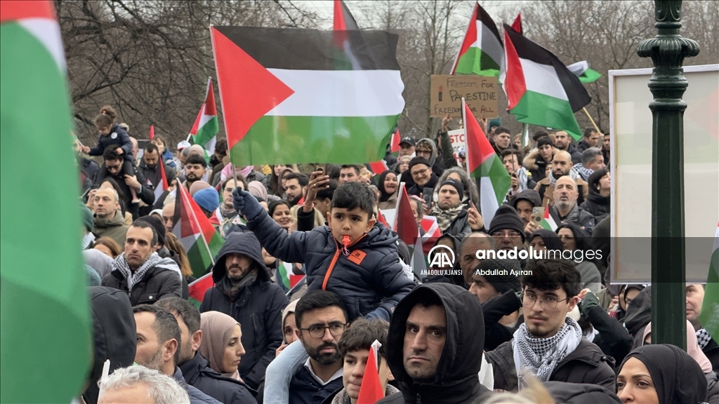 Hollanda'da Filistin'e destek gösterisi düzenlendi